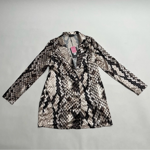 NWT PRETTY LITTLE THING “Grey Satin Snake Print Blazer Dress” - Picture 3 of 10